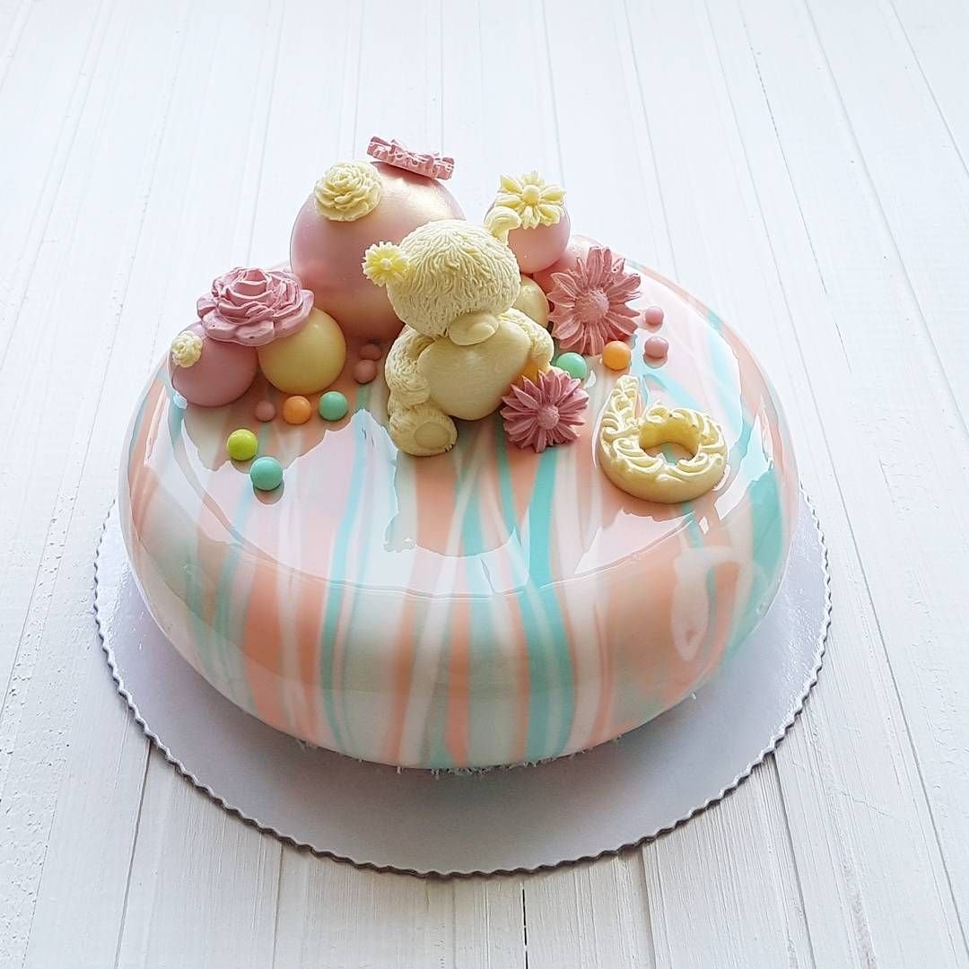 Декор торта сердечками