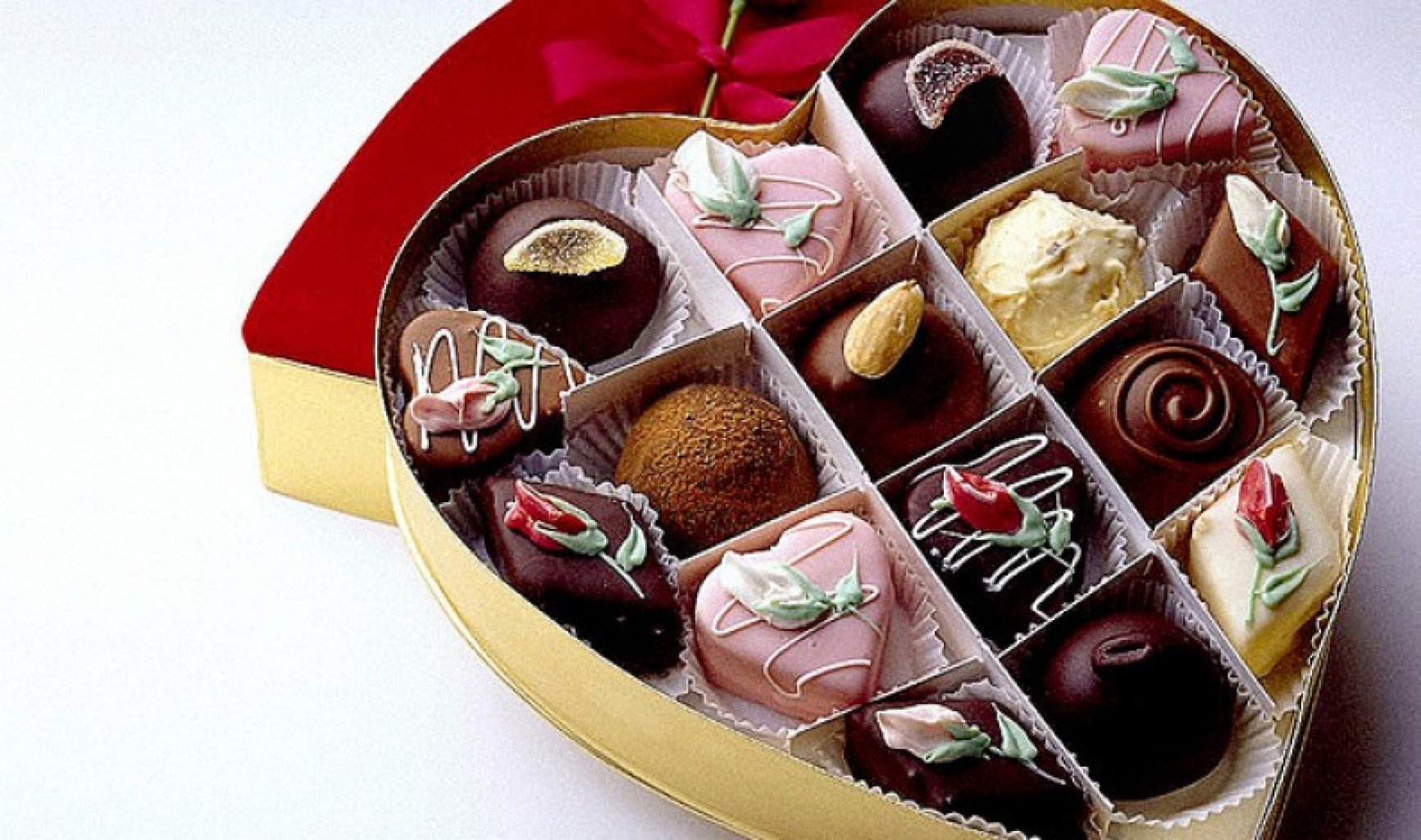 10 конфет в день. Конфеты шоколадные в коробке. Красивые конфеты. Красивые конфеты в коробках. Подарочная коробка конфет.