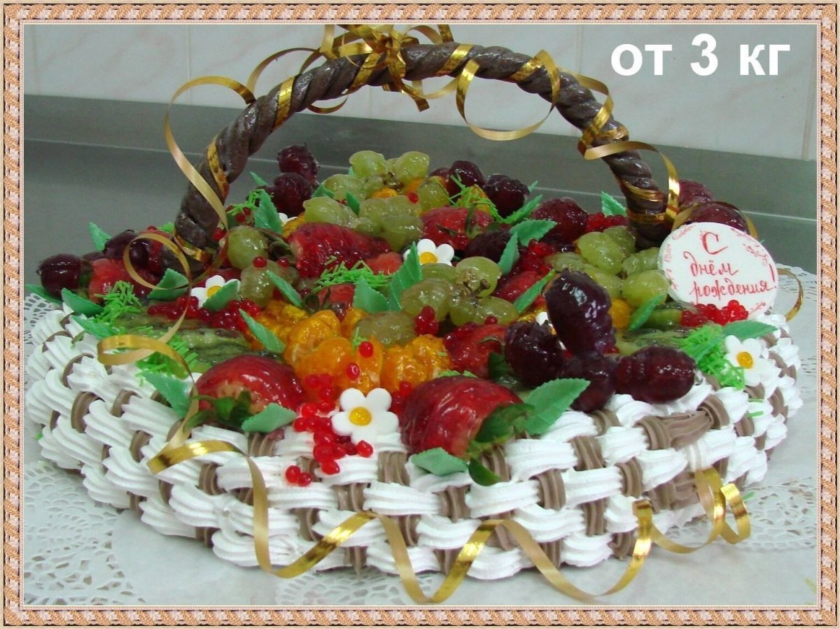 Торт корзинка с клубникой