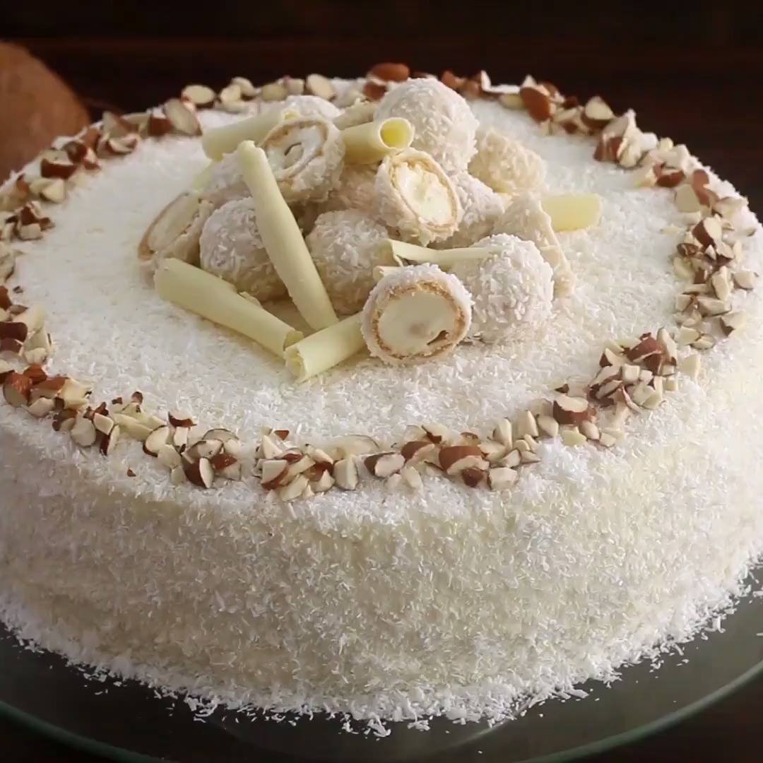 Торт Рафаэлло с кокосовой стружкой и миндалем
