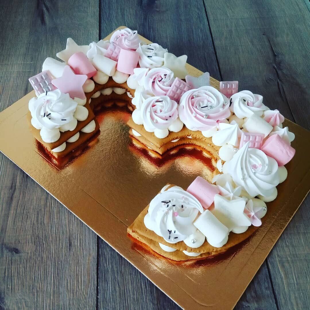 Медовый торт с кремом чиз