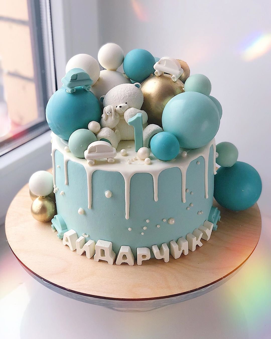Двухэтажный торт девочка с шарами