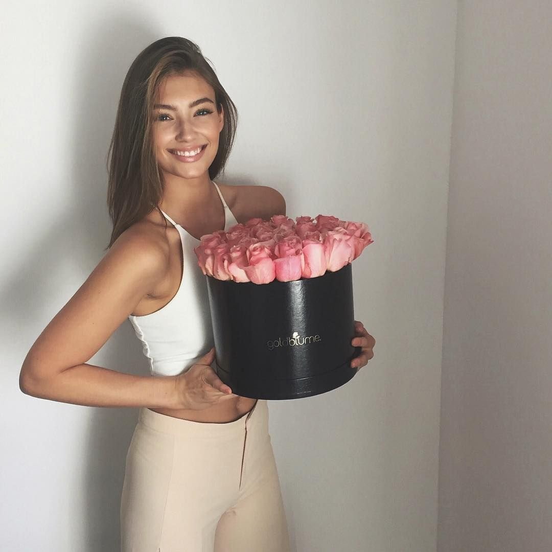 Lorena Queiroz Celebrity