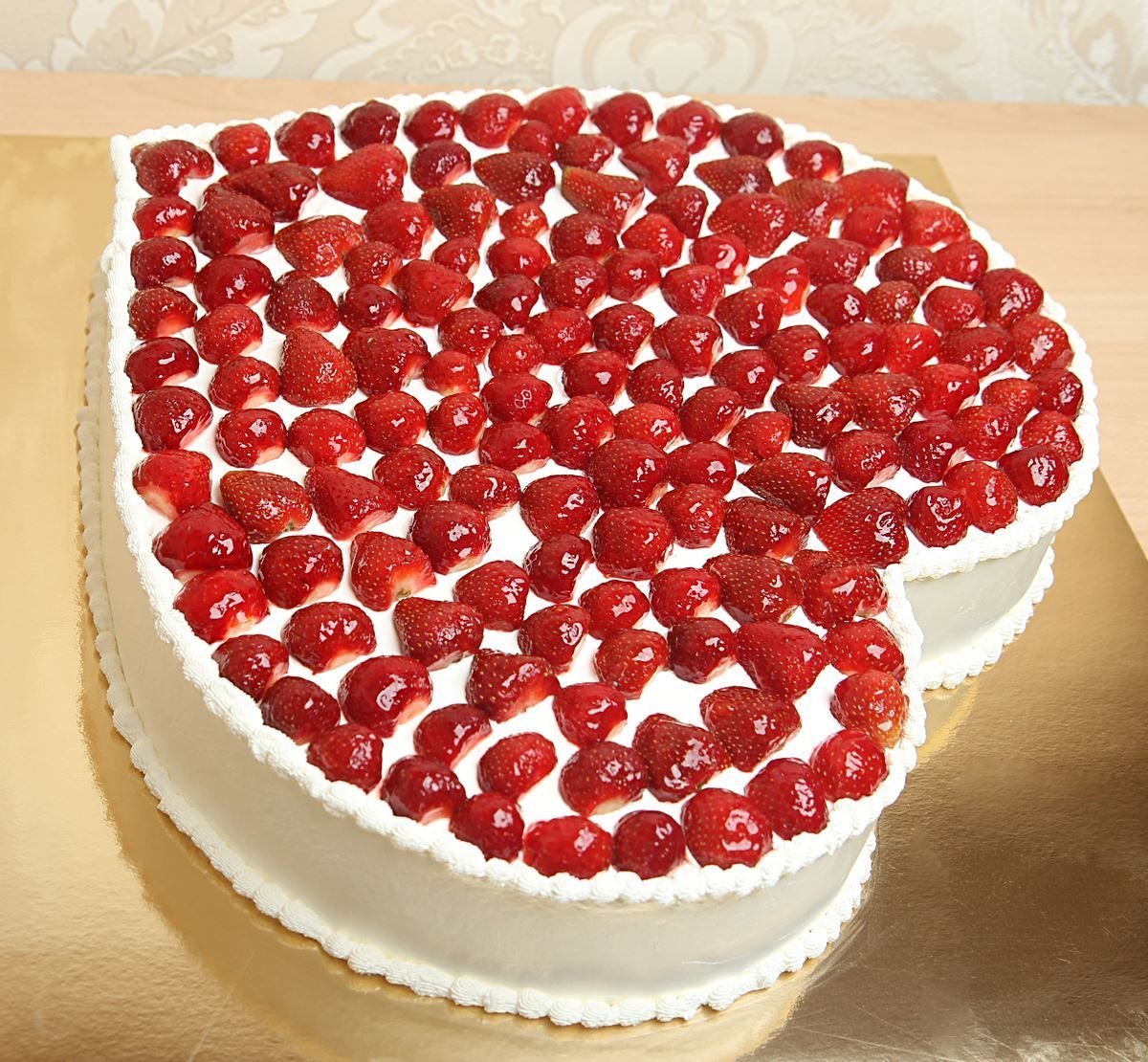 Сердце из клубники
