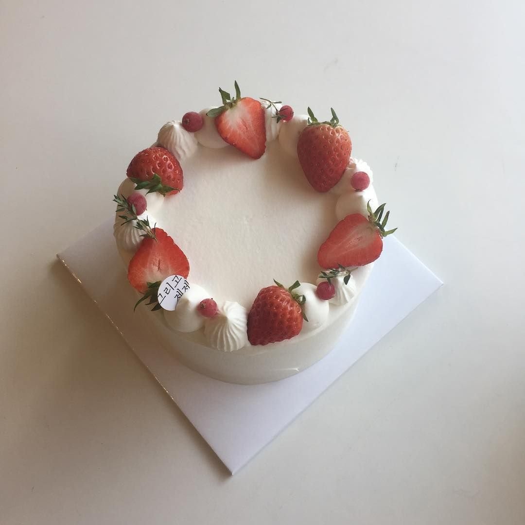 Эстетичная клубника