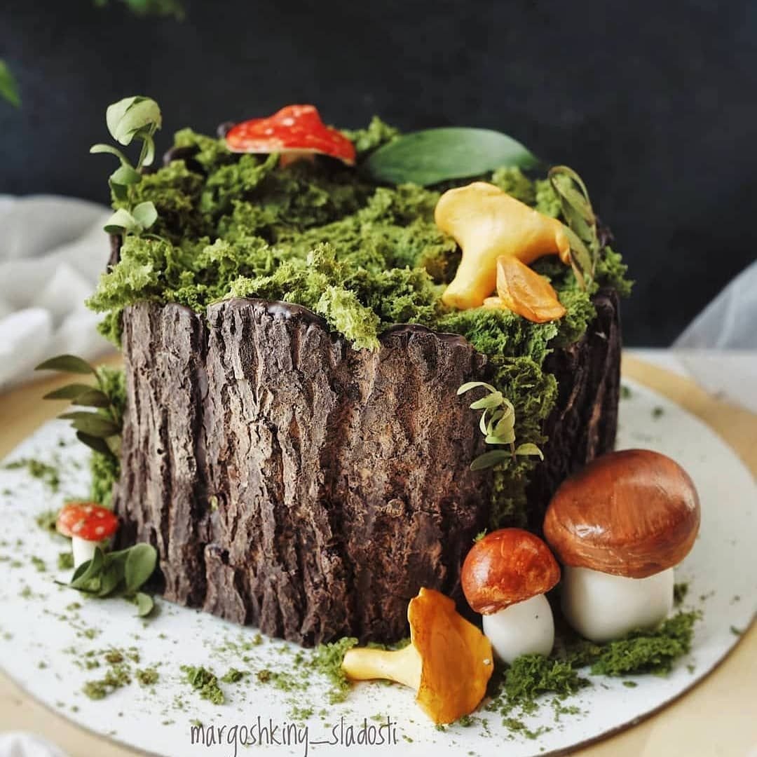 Торт пенек с грибами