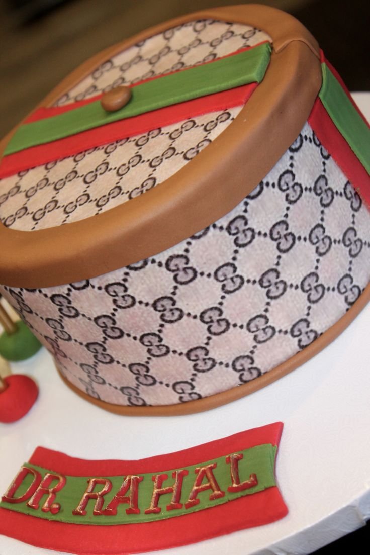 Торт Gucci для девочки
