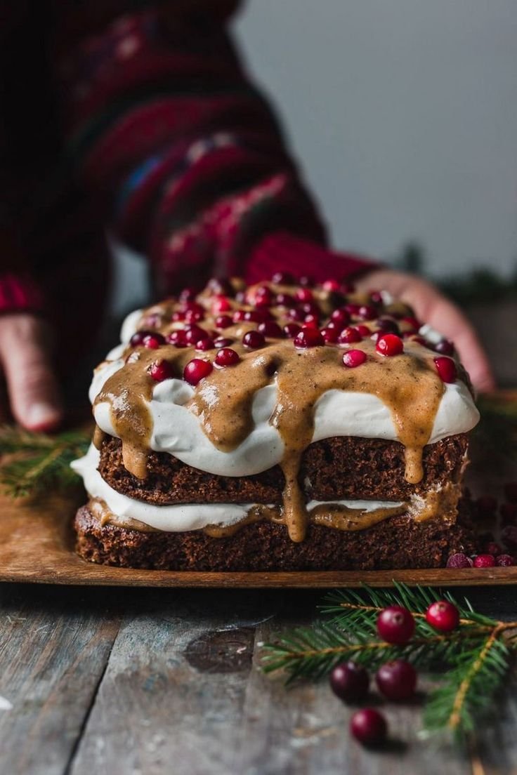 Торт с клубникой