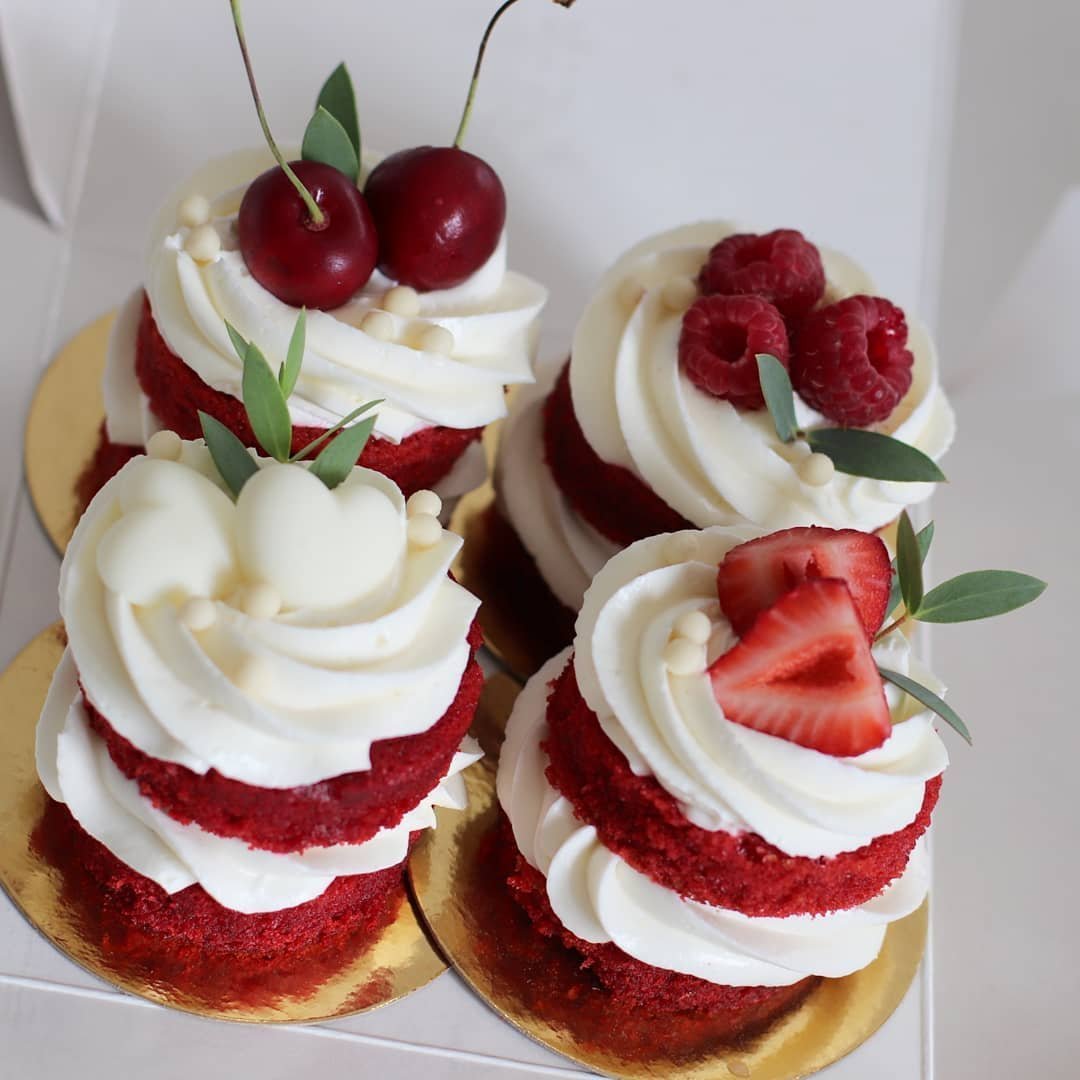 Торта "красный бархат" (Red Velvet).