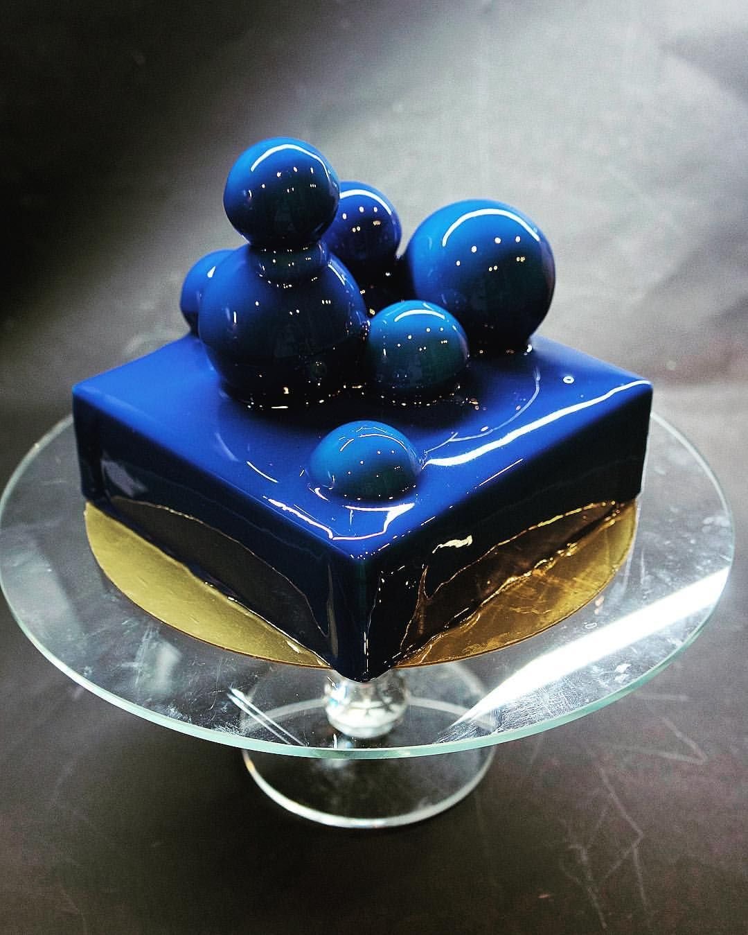 Синий муссовый торт
