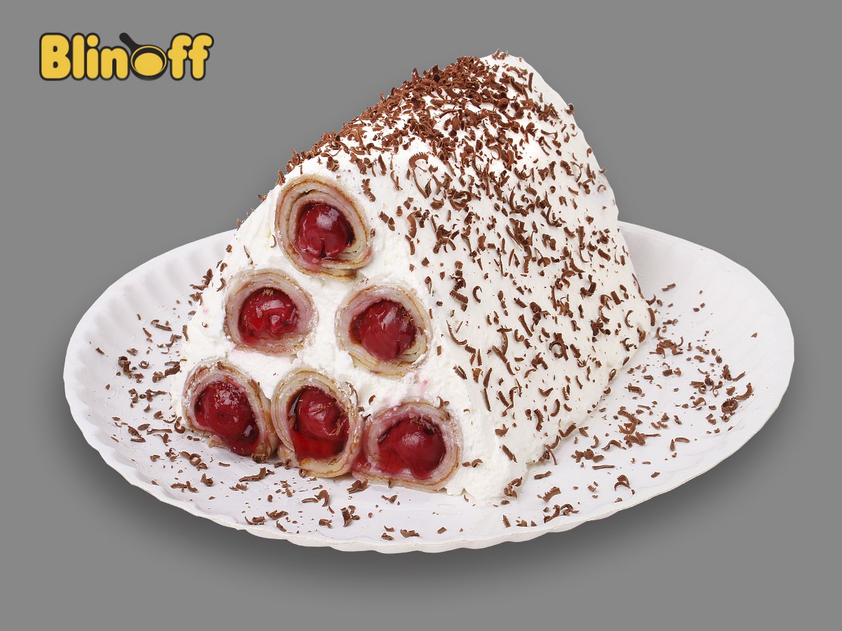 Монастырская изба с вишней