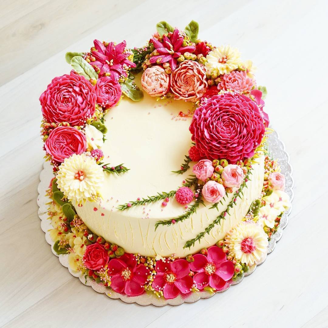 Торт с масляными цветами