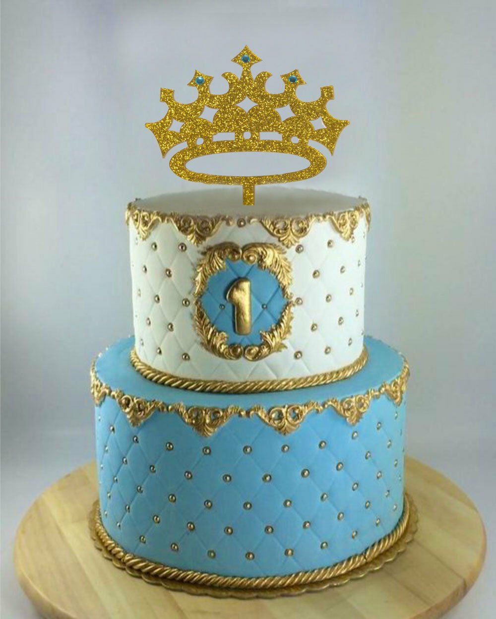 Двухъярусный торт с короной