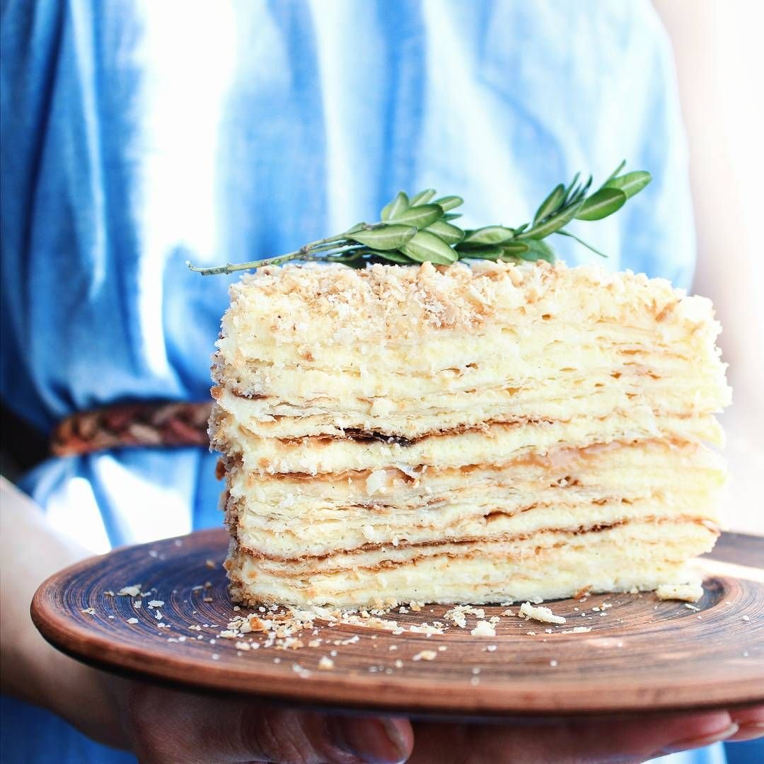 Торт с медовыми коржами и кремом чиз