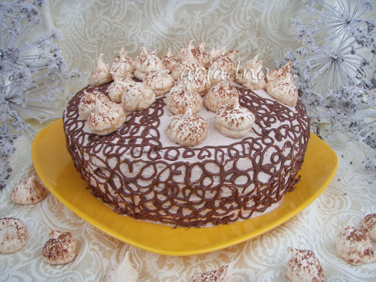Торт Королевский песочный с безе
