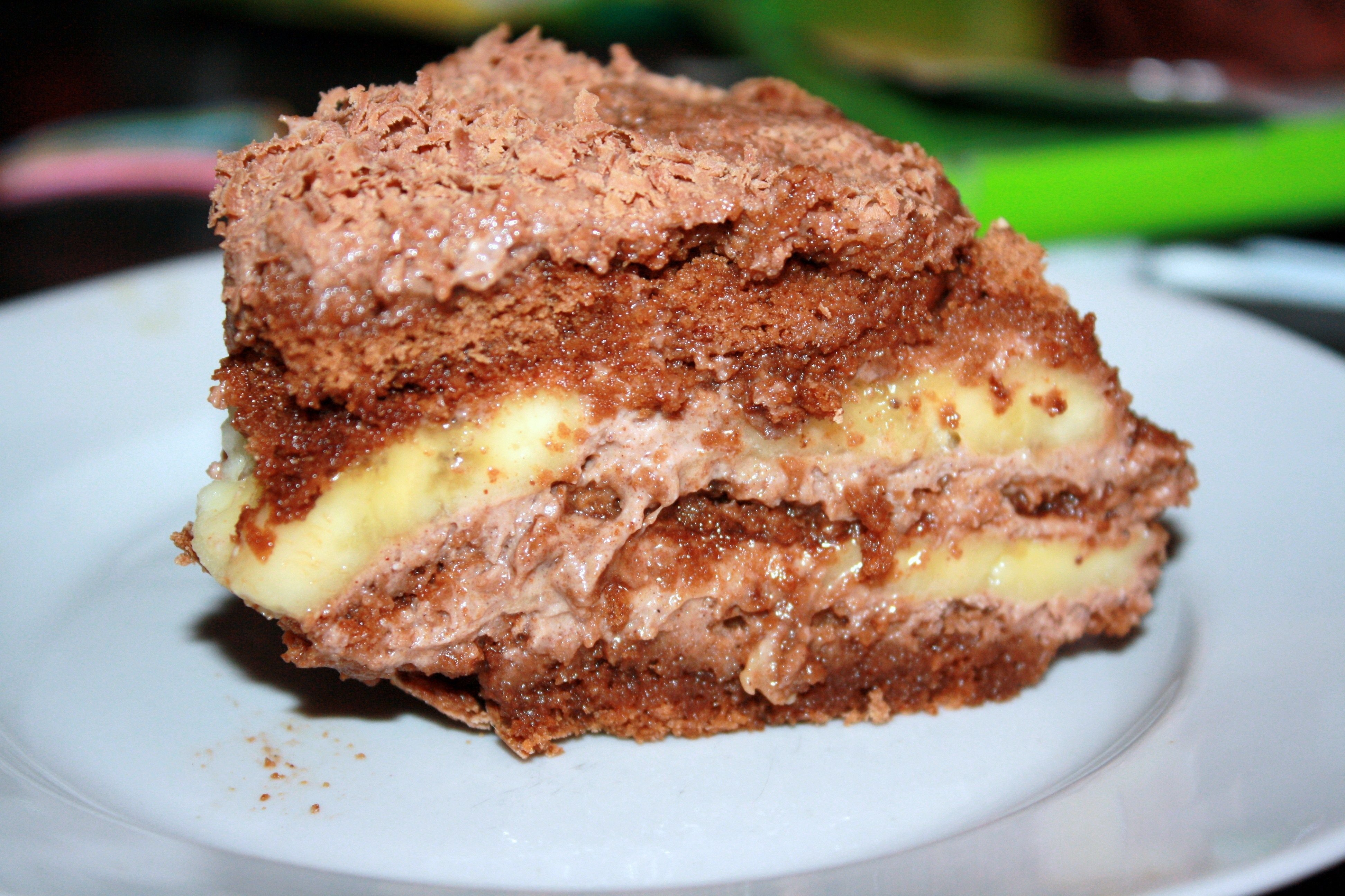Рецепт торта из пряников с бананами. Торт с бананами и сметаной. Банановый торт из пряников. Шоколадно банановый тортик. Торт шоколадное бананеый.