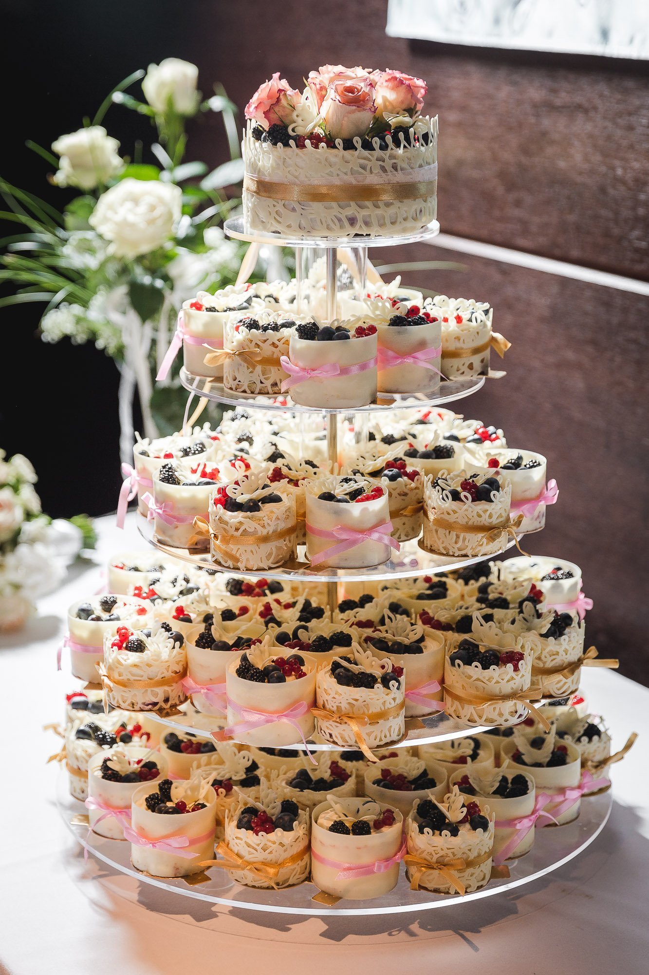 Порционные пирожные на свадьбу