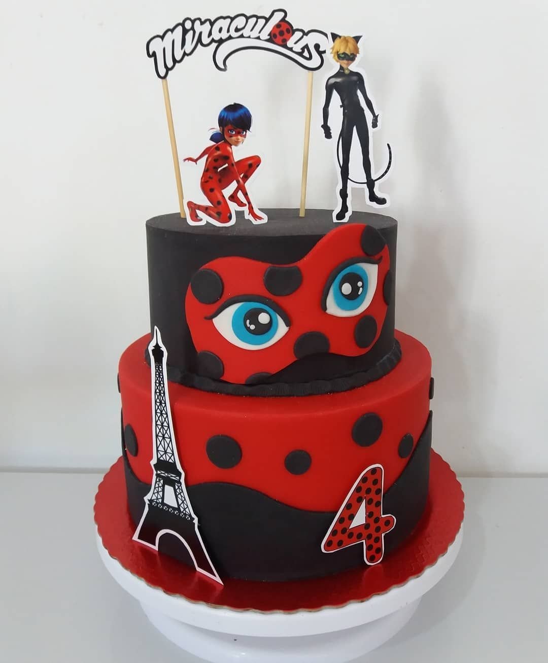 Торт Ladybug