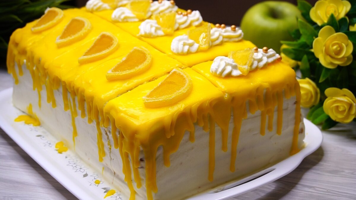Лимонный торт в суффиксе полного. Украшение лимонного торта. Лимонный торт. Торт с лимоном. Торт лимонная девочка.