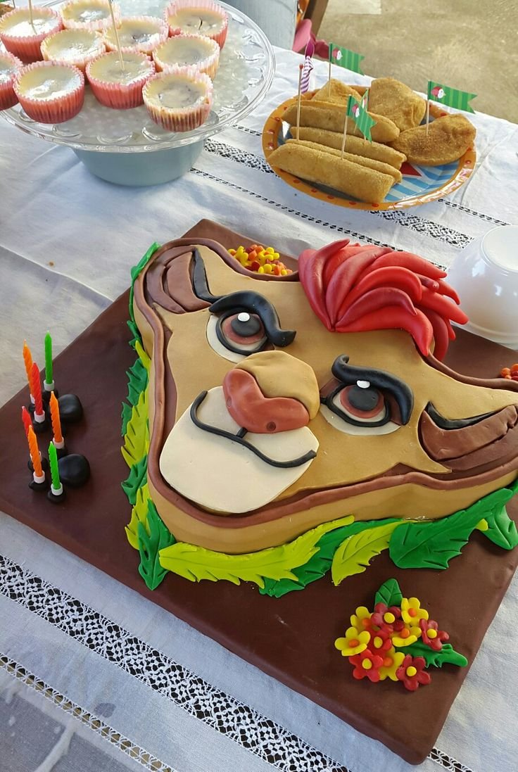 Торт Король Лев муссовй