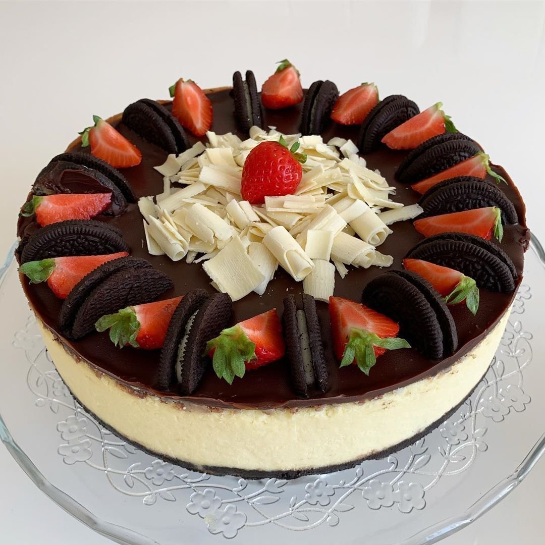Торт с клубникой