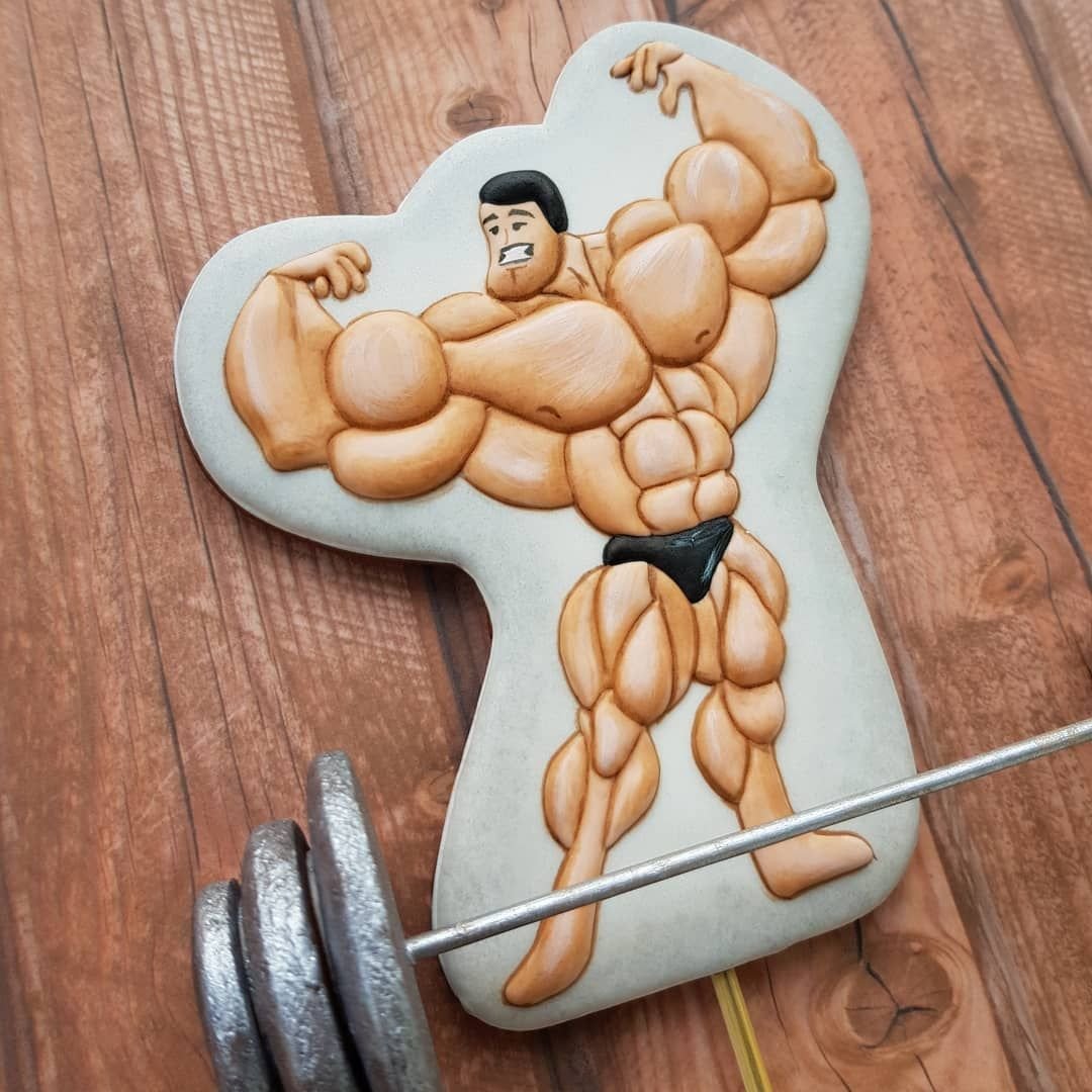 Торт с мускулами
