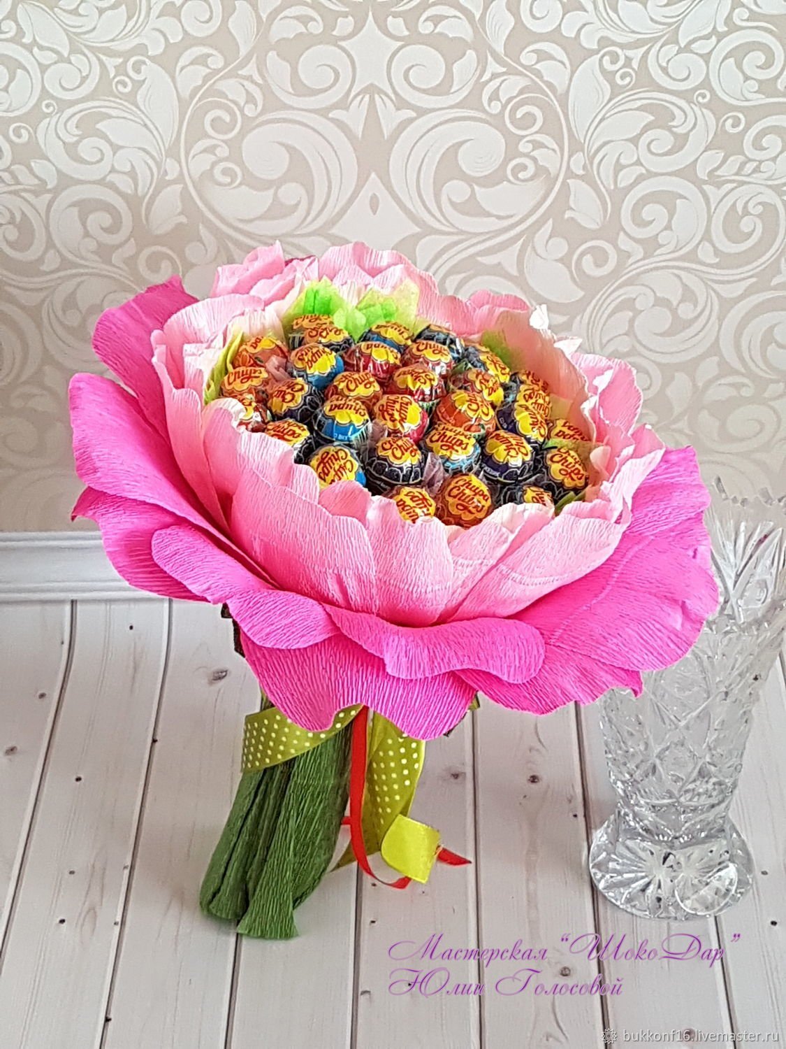 Букет из конфет и цветов