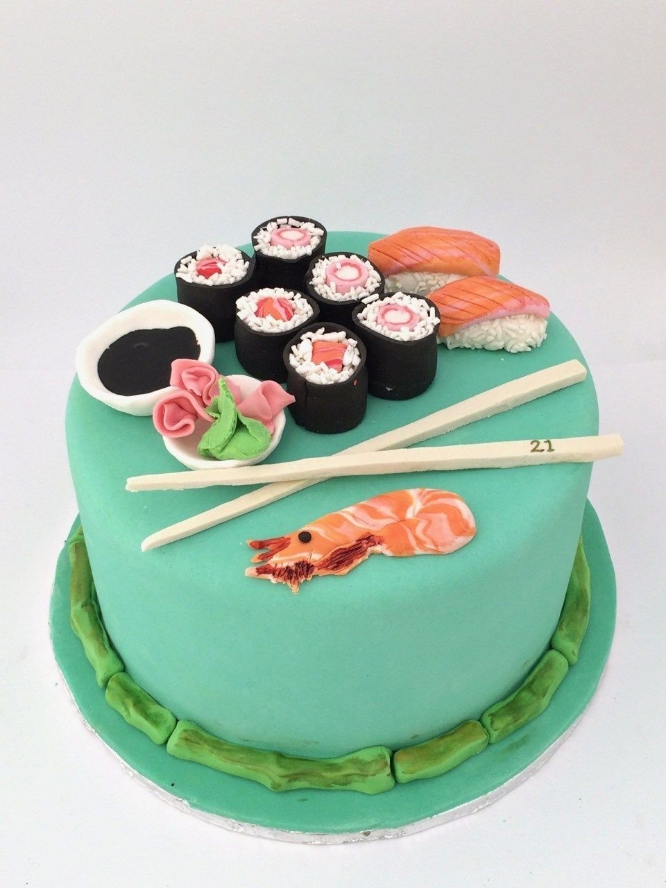Торт в виде суши