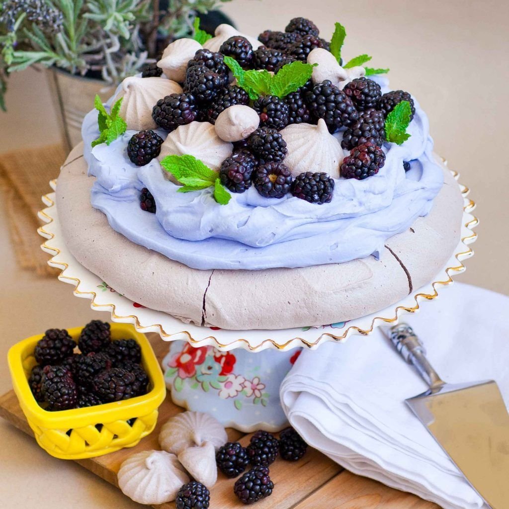 Зелень для украшения торта