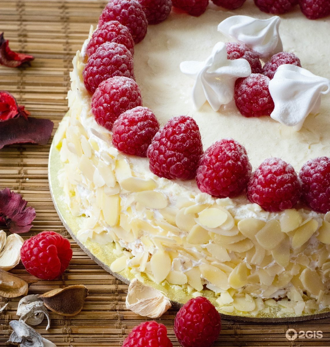 Торта "красный бархат" (Red Velvet).