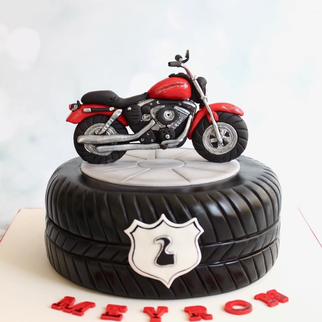 Торт с мотоциклом для мужчины