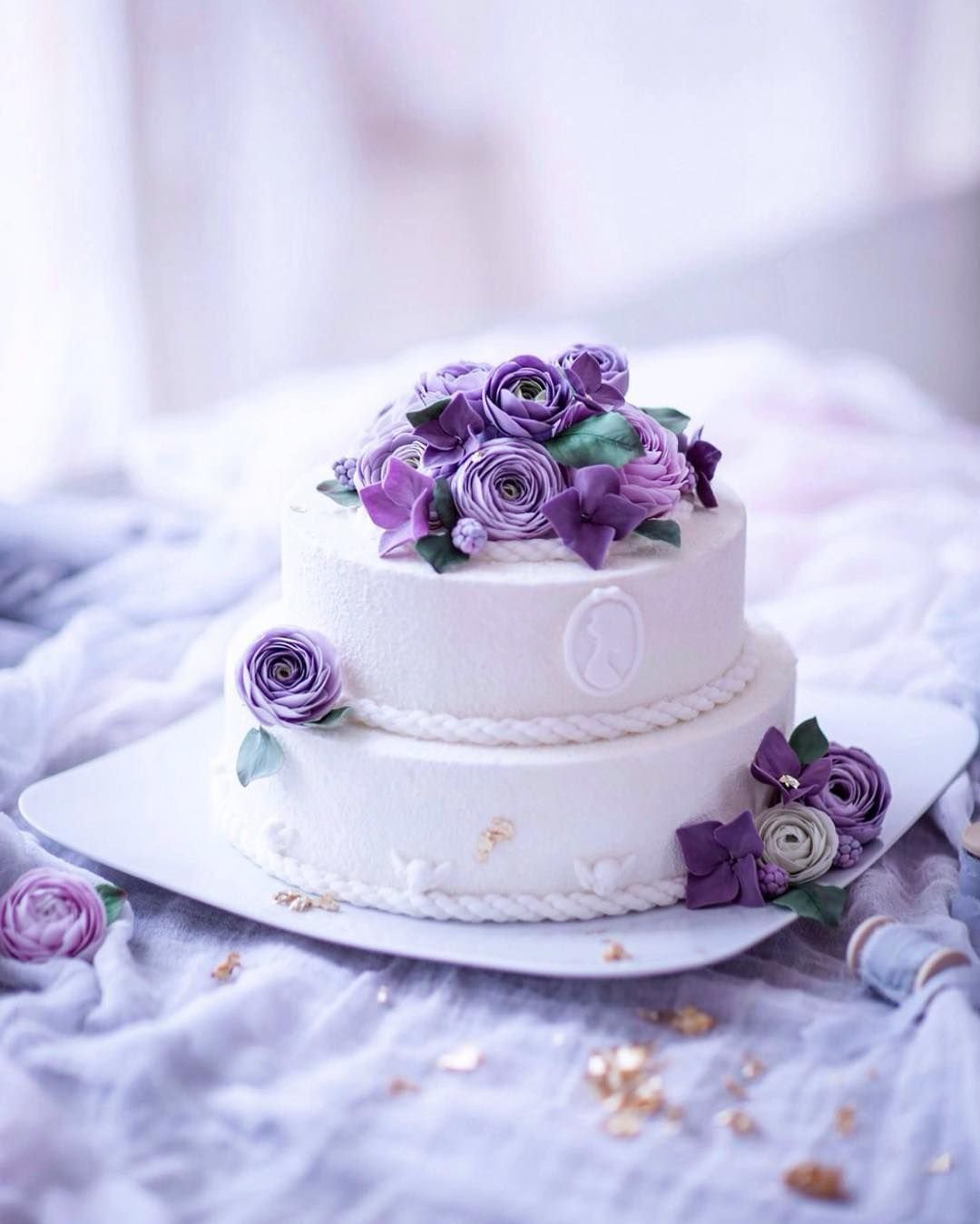 Свадебный торт в фиолетовом цвете