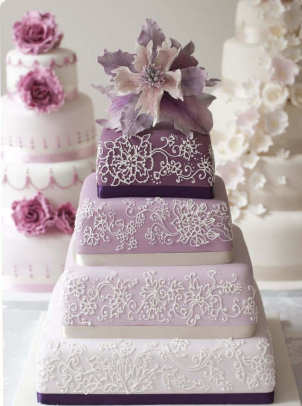 Сиреневый торт на свадьбу