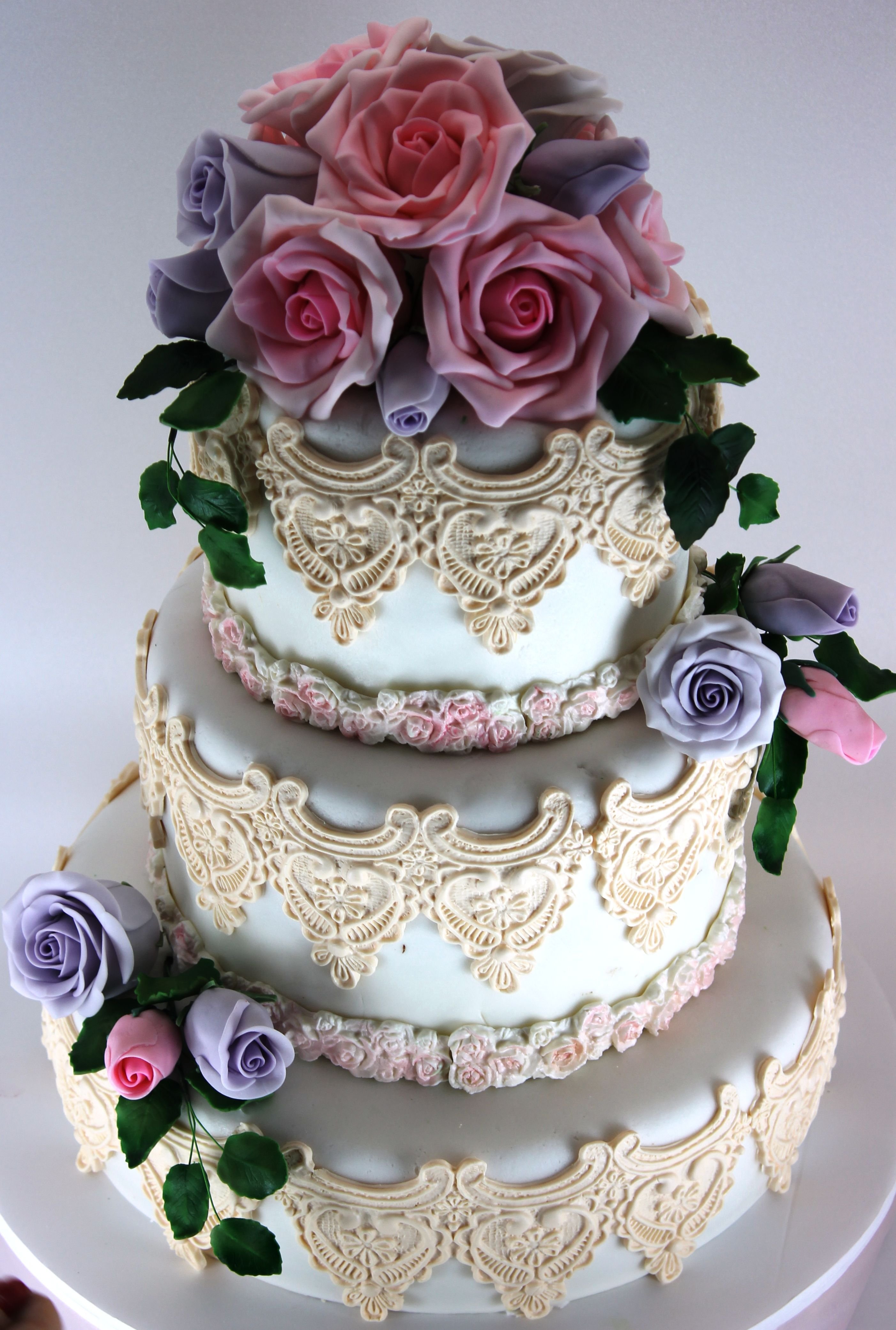 Магазин красивых тортов. Красивые Свадебные торты. Шикарный свадебный торт. Элегантный торт. Элегантный свадебный торт.