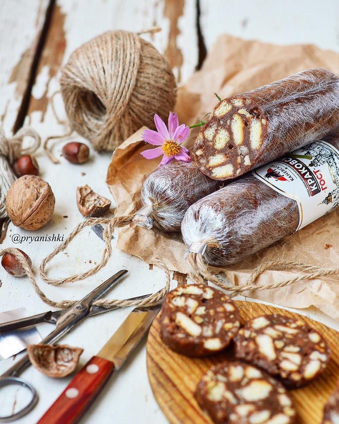 Шоколадная колбаса из кукурузных палочек