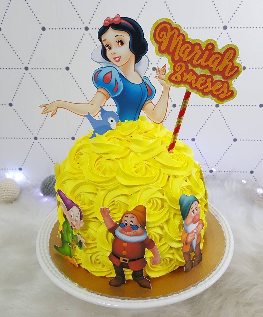 Торт с Белоснежкой для девочки