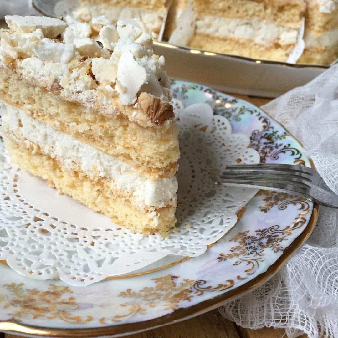 Торт с зефиром и орехами