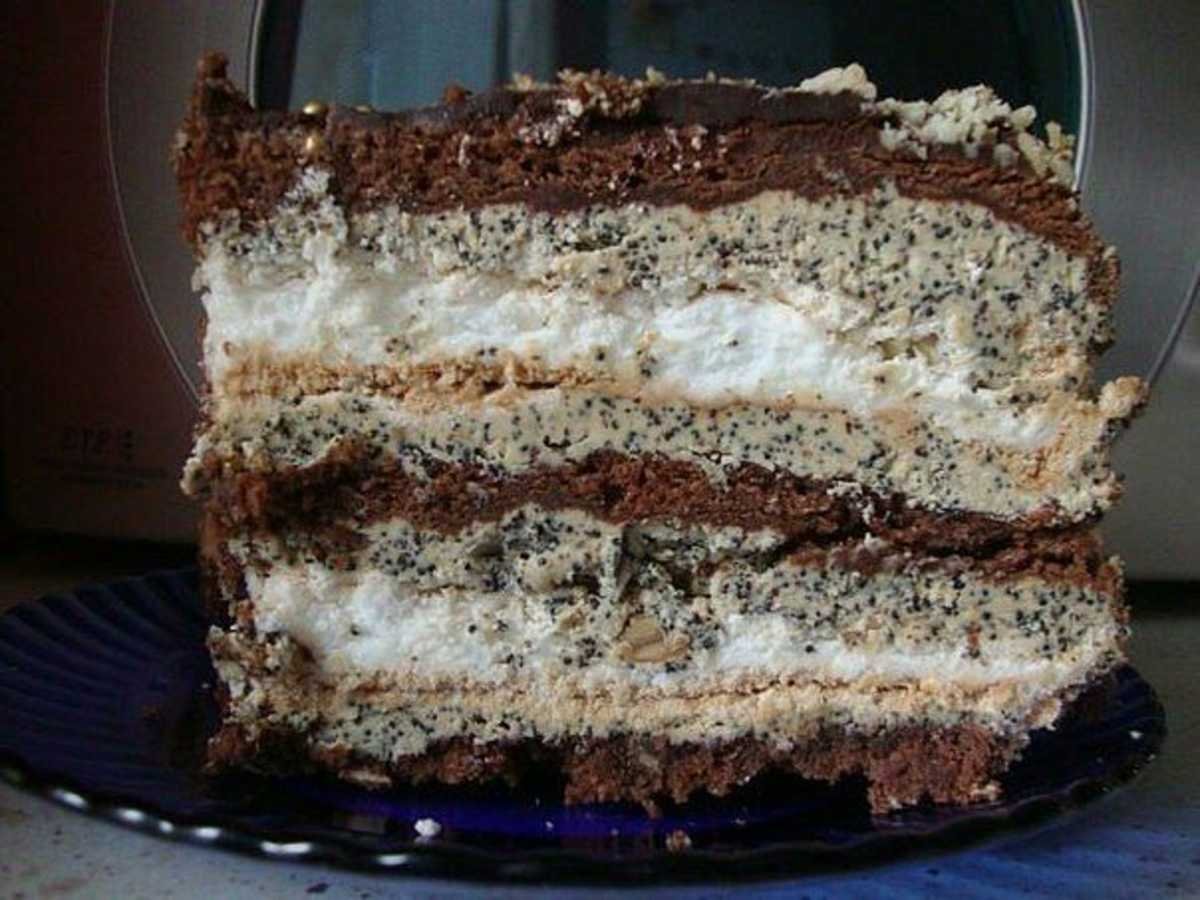 Безе с шоколадом и орехами