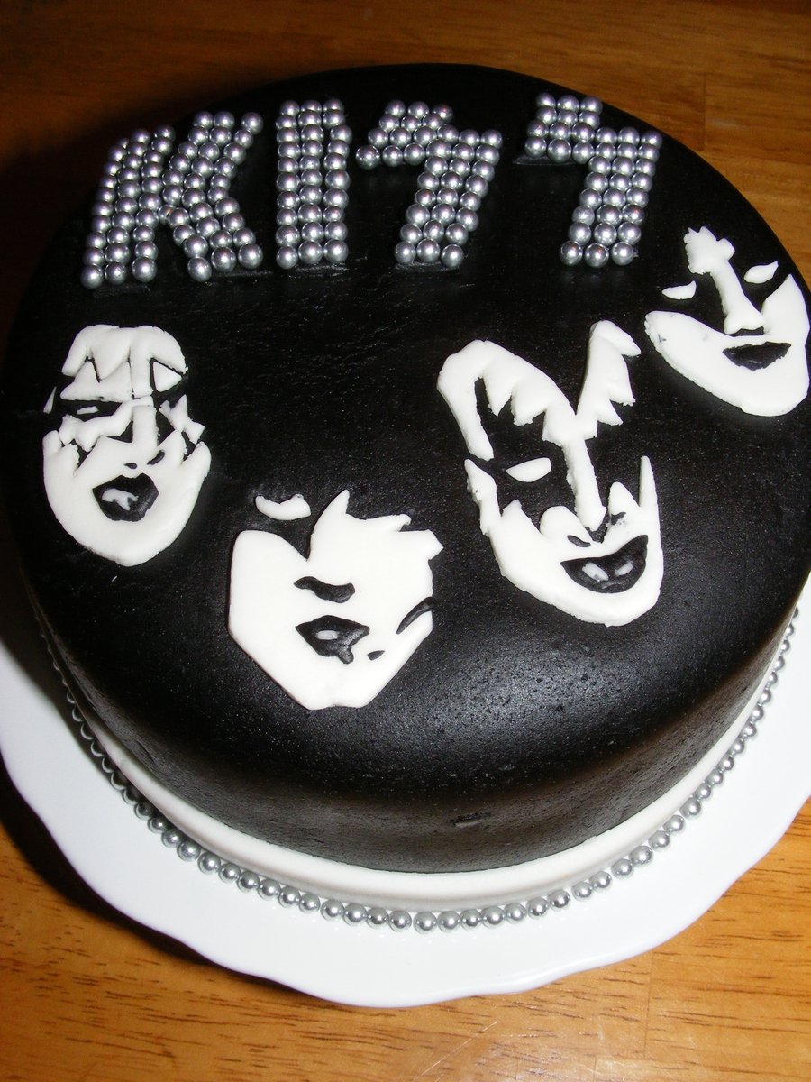 Торт Kiss рок группа