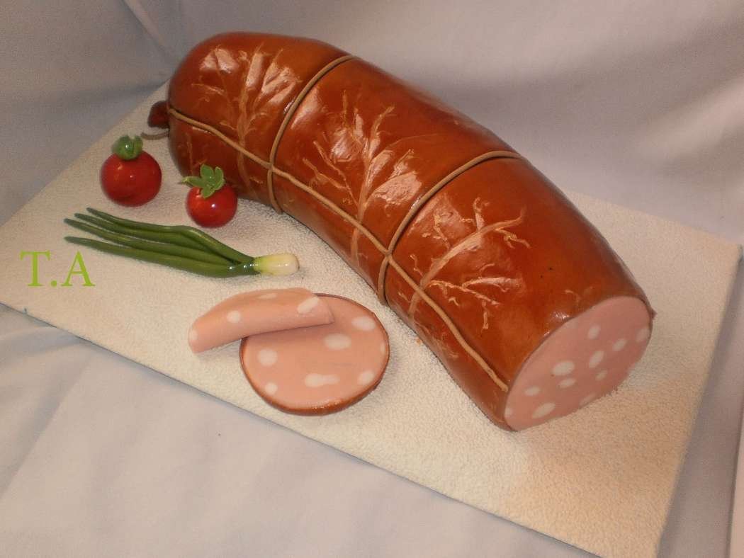 Колбасный торт из колбасы