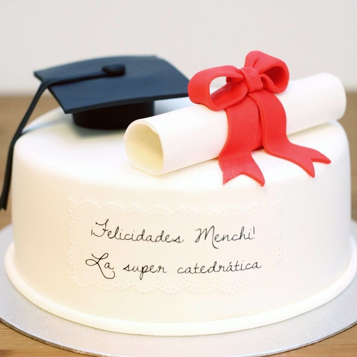 Торт для выпускников университета