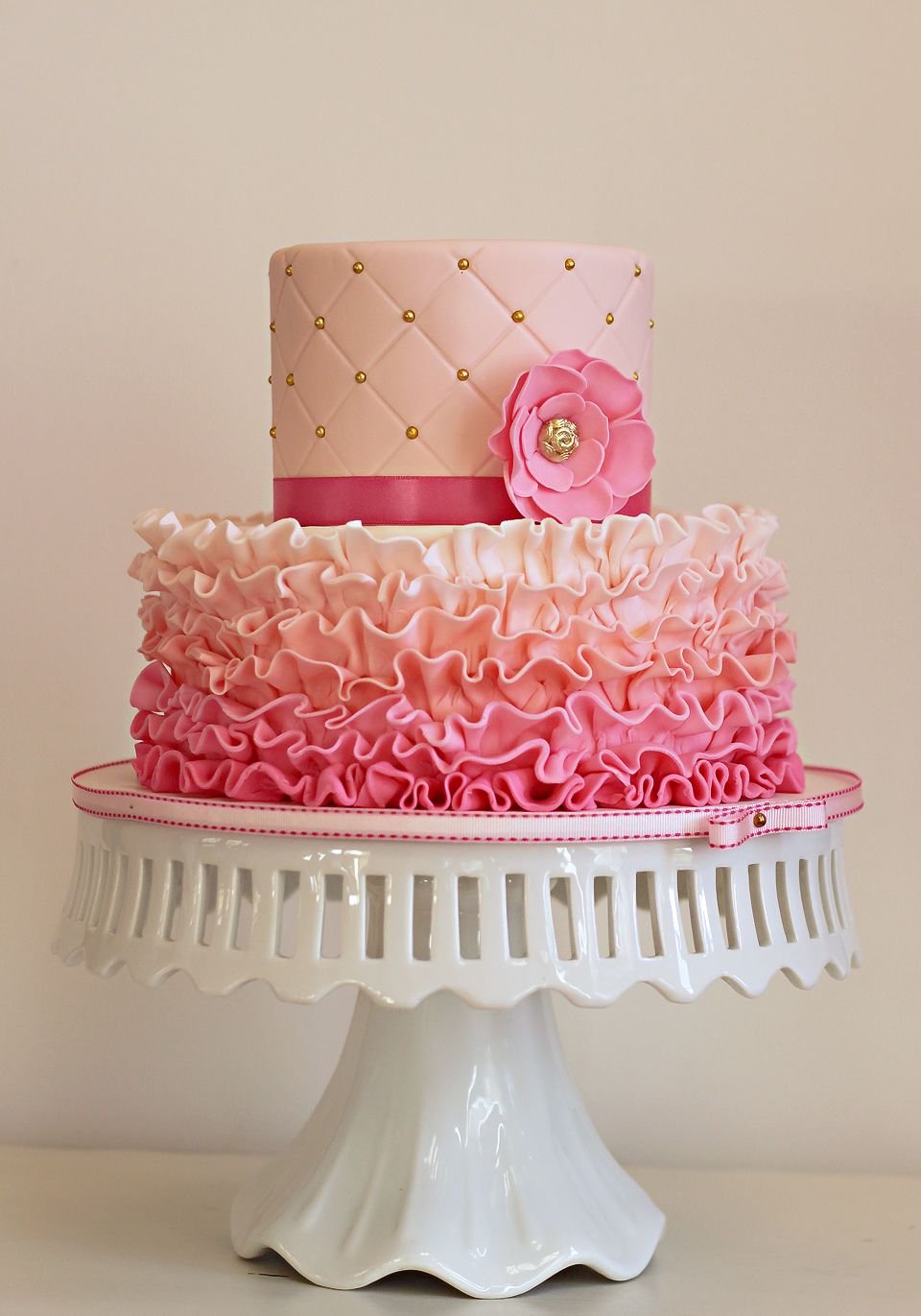 Сделать розовый торт. Пинк кейк. Пинк кейк торт. Красивые торты для девочек. Украшение торта для девочки.
