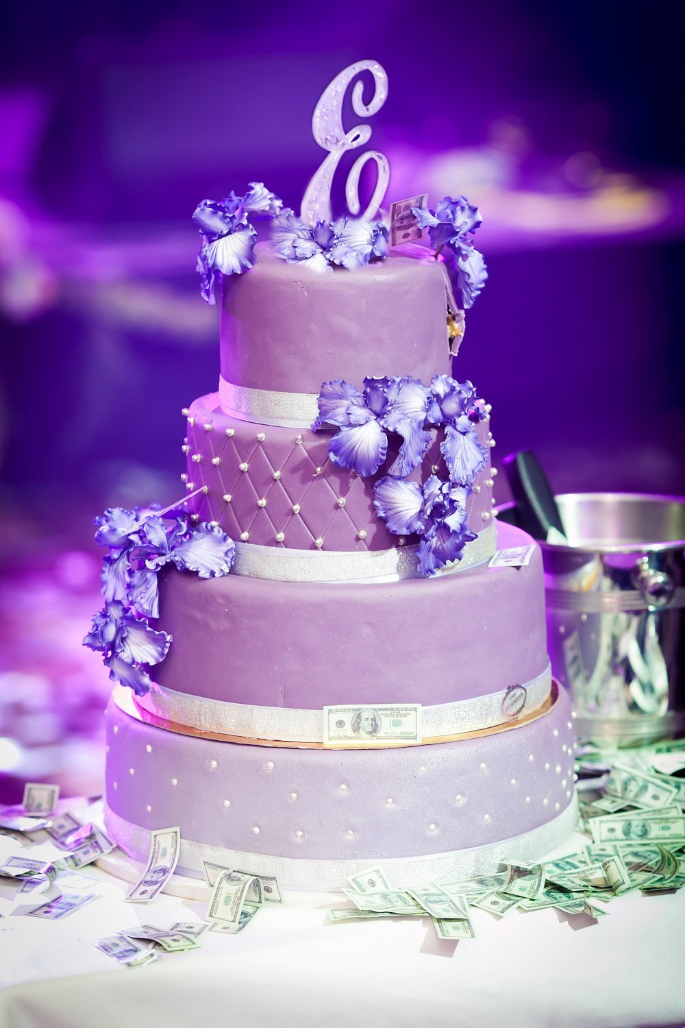 Фиолетовый торт на день рождения