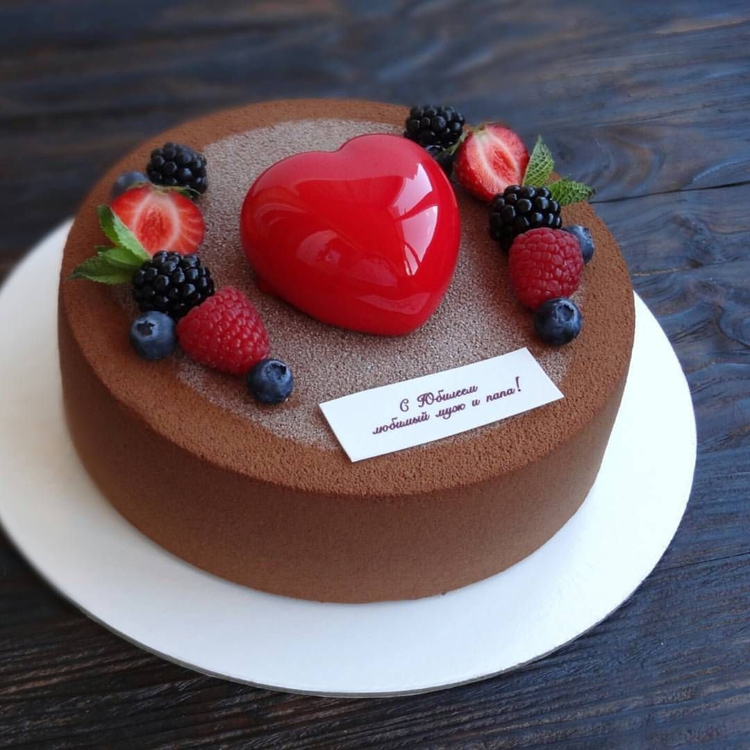 Декор торта сердечками