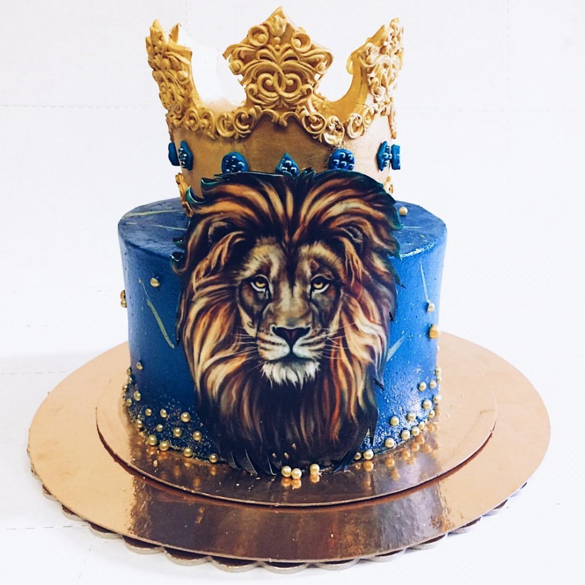Торт со львом и короной
