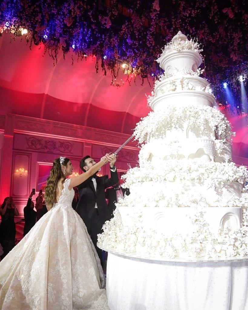 Самый большой свадебный торт в мире