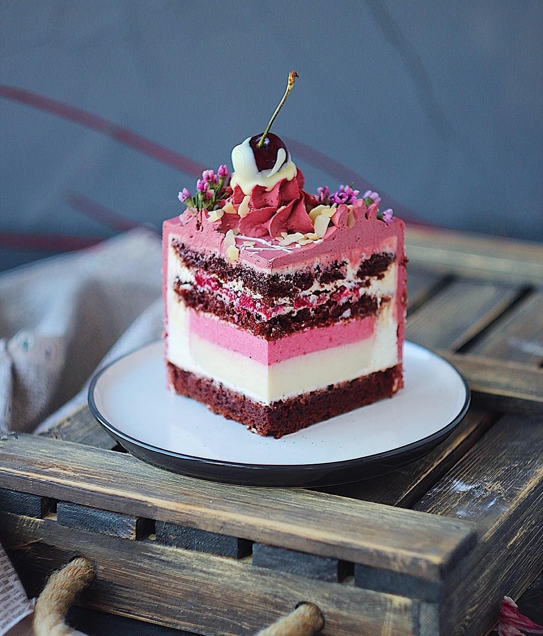 Торта "красный бархат" (Red Velvet).