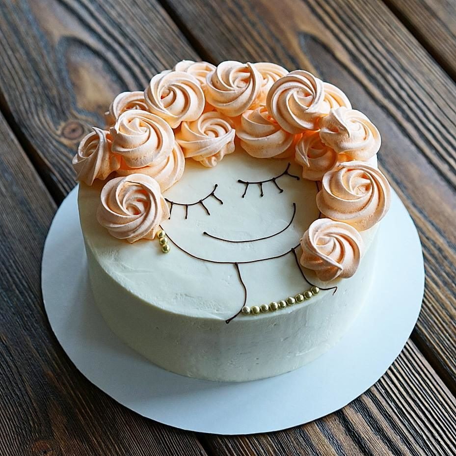 Корона из мастики