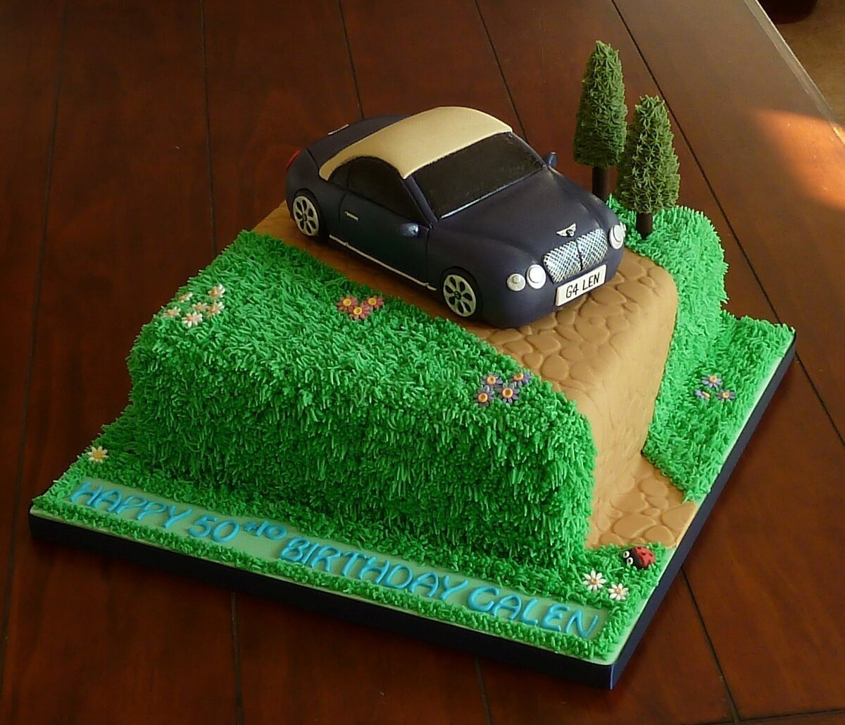 Торт в виде машины для мужчины