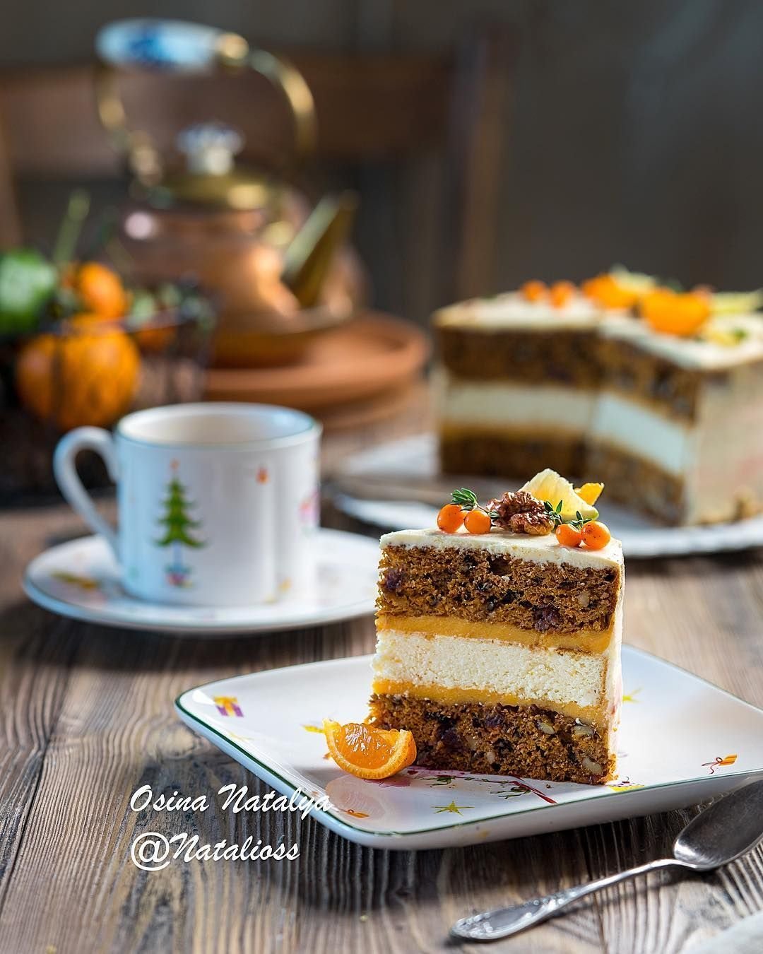 Морковный торт с грецкими орехами